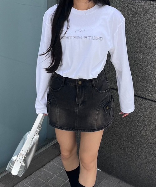fiere(フィエール)の「メタリックデザインロンT/長袖Tシャツ(Tシャツ/カットソー・レディース・ホワイト・MEDIUM/LARGE)」の1枚目の写真