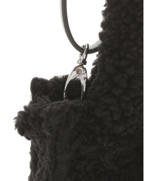 EATME(イートミー)の「フェイクファーショルダーバッグ(ハンドバッグ・レディース・ブラック/アイボリー/ピンク・FREE)」の9枚目の写真