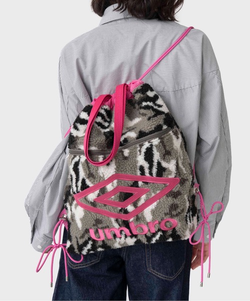 Casselini（キャセリーニ）の「[UMBRO × Casselini]フェイクボアナップサック（バックパック/リュック・レディース・ブラック/アニマル/ネイビー/レッド/パープル/グレー/チャコール/ピンク/モスグリーン/グリーン・FREE）」の9枚目の写真