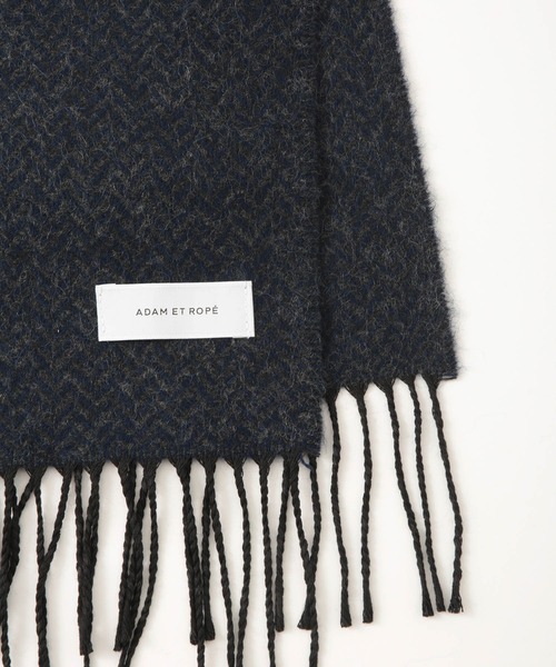 ADAM ET ROPE'（アダムエロペ）の「《イタリア製》へリンボーンマフラー（マフラー・メンズ・ベージュ/ネイビー/ブラック・FREE）」の7枚目の写真