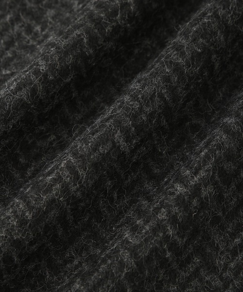 ADAM ET ROPE'（アダムエロペ）の「《イタリア製》へリンボーンマフラー（マフラー・メンズ・ベージュ/ネイビー/ブラック・FREE）」の8枚目の写真