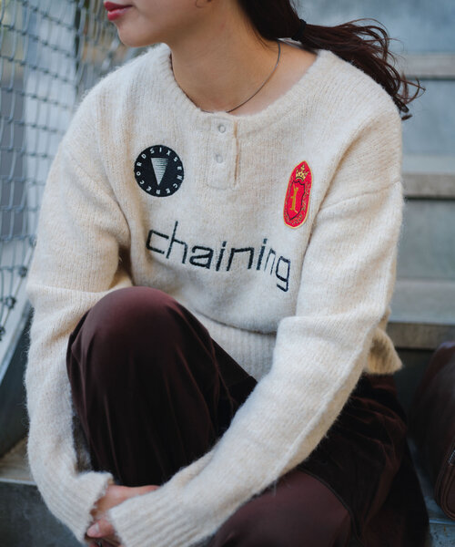 Kastane（カスタネ）の「SIXSENCE ワッペンクロップドニット（ニット/セーター・レディース・チャコールグレー/アイボリー・FREE）」の2枚目の写真