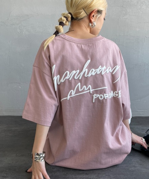 Manhattan Portage（マンハッタンポーテージ）の「[MANHATTAN PORTAGE/マンハッタンポーテージ] 別注 手描き風ロゴ バックプリントTシャツ（トップス）」