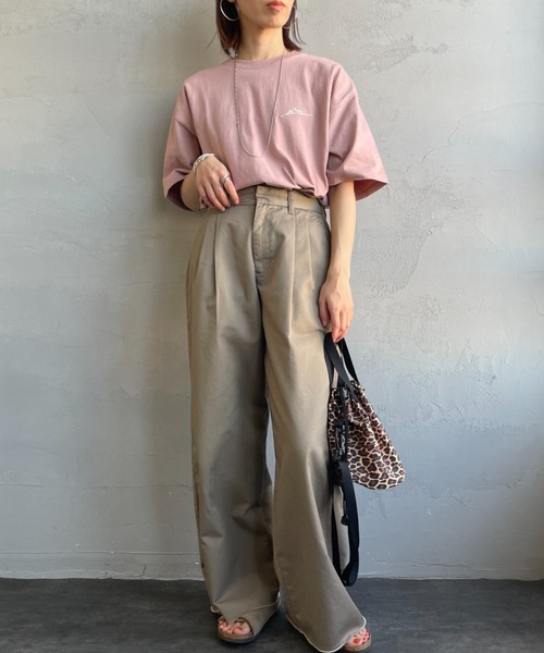 【WEB先行予約】[MANHATTAN PORTAGE/マンハッタンポーテージ] 別注 手描き風ロゴ バックプリントTシャツ（Tシャツ/カットソー）｜Manhattan Portage（マンハッタンポーテージ） pattayablatt.com