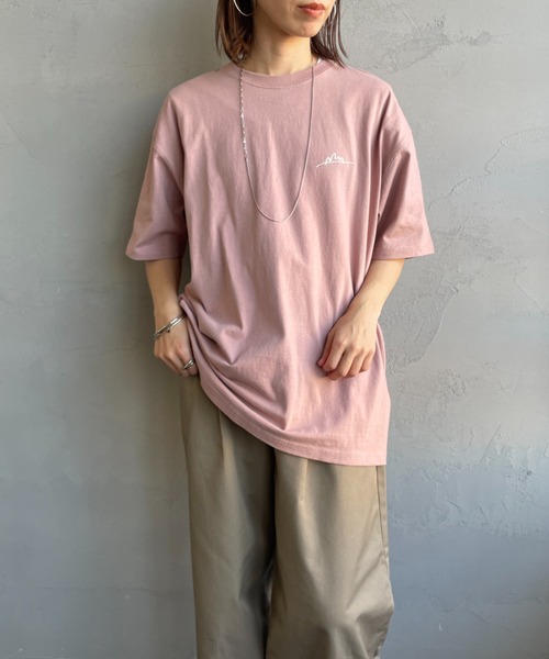 【WEB先行予約】[MANHATTAN PORTAGE/マンハッタンポーテージ] 別注 手描き風ロゴ バックプリントTシャツ（Tシャツ/カットソー）｜Manhattan Portage（マンハッタンポーテージ） pattayablatt.com