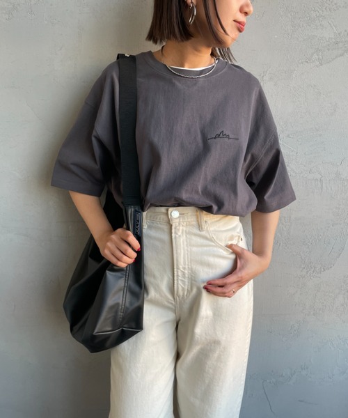 【WEB先行予約】[MANHATTAN PORTAGE/マンハッタンポーテージ] 別注 手描き風ロゴ バックプリントTシャツ（Tシャツ/カットソー）｜Manhattan Portage（マンハッタンポーテージ） pattayablatt.com