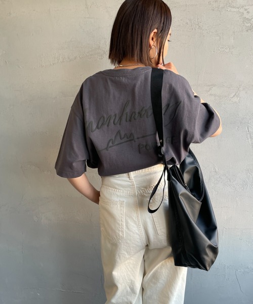 【WEB先行予約】[MANHATTAN PORTAGE/マンハッタンポーテージ] 別注 手描き風ロゴ バックプリントTシャツ（Tシャツ/カットソー）｜Manhattan Portage（マンハッタンポーテージ） pattayablatt.com