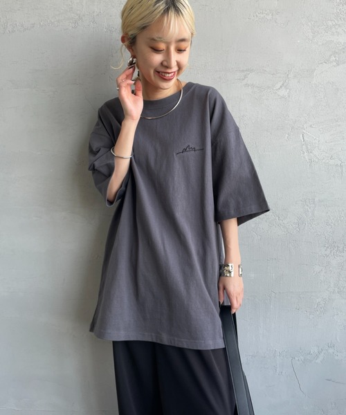 Manhattan Portage（マンハッタンポーテージ）の「[MANHATTAN PORTAGE/マンハッタンポーテージ] 別注 手描き風ロゴ バックプリントTシャツ（Tシャツ/カットソー・レディース・ピンク/ホワイト/チャコール・XL/L/M/S）」の19枚目の写真