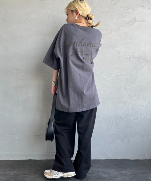 【WEB先行予約】[MANHATTAN PORTAGE/マンハッタンポーテージ] 別注 手描き風ロゴ バックプリントTシャツ（Tシャツ/カットソー）｜Manhattan Portage（マンハッタンポーテージ） pattayablatt.com