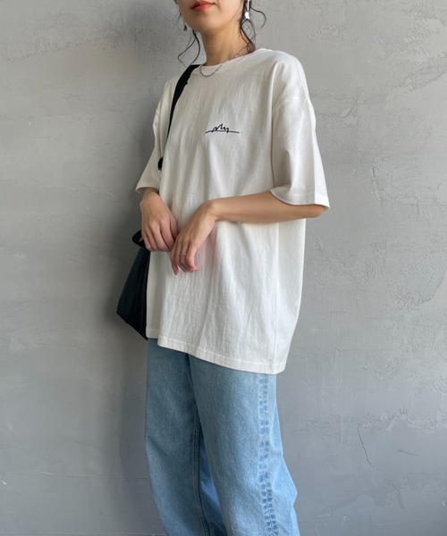 Manhattan Portage（マンハッタンポーテージ）の「[MANHATTAN PORTAGE/マンハッタンポーテージ] 別注 手描き風ロゴ バックプリントTシャツ（Tシャツ/カットソー・レディース・ピンク/ホワイト/チャコール・XL/L/M/S）」の10枚目の写真