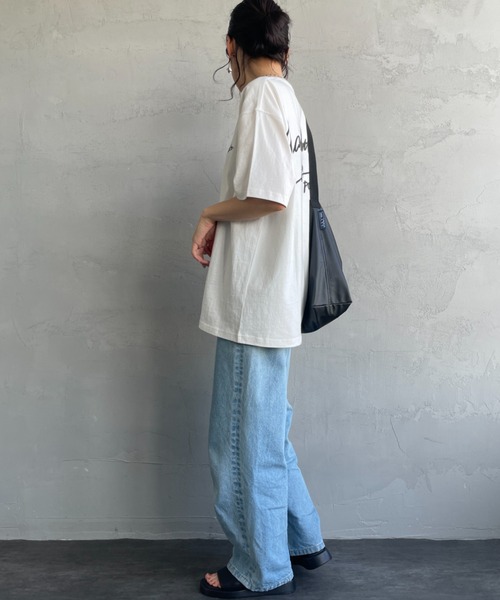 Manhattan Portage（マンハッタンポーテージ）の「[MANHATTAN PORTAGE/マンハッタンポーテージ] 別注 手描き風ロゴ バックプリントTシャツ（Tシャツ/カットソー・レディース・ピンク/ホワイト/チャコール・XL/L/M/S）」の14枚目の写真