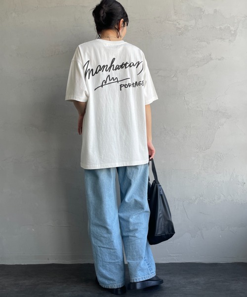Manhattan Portage（マンハッタンポーテージ）の「[MANHATTAN PORTAGE/マンハッタンポーテージ] 別注 手描き風ロゴ バックプリントTシャツ（Tシャツ/カットソー・レディース・ピンク/ホワイト/チャコール・XL/L/M/S）」の15枚目の写真
