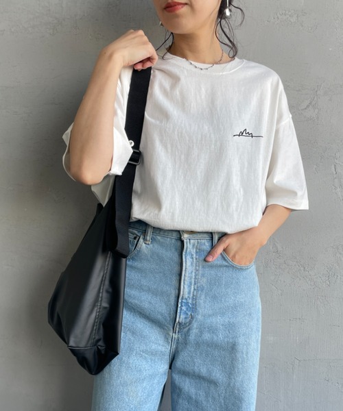 Manhattan Portage（マンハッタンポーテージ）の「[MANHATTAN PORTAGE/マンハッタンポーテージ] 別注 手描き風ロゴ バックプリントTシャツ（Tシャツ/カットソー・レディース・ピンク/ホワイト/チャコール・XL/L/M/S）」の6枚目の写真