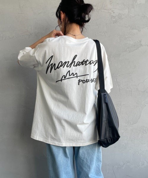 Manhattan Portage（マンハッタンポーテージ）の「[MANHATTAN PORTAGE/マンハッタンポーテージ] 別注 手描き風ロゴ バックプリントTシャツ（Tシャツ/カットソー・レディース・ピンク/ホワイト/チャコール・XL/L/M/S）」の12枚目の写真