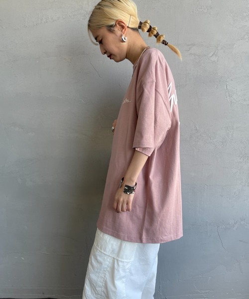 【WEB先行予約】[MANHATTAN PORTAGE/マンハッタンポーテージ] 別注 手描き風ロゴ バックプリントTシャツ（Tシャツ/カットソー）｜Manhattan Portage（マンハッタンポーテージ） pattayablatt.com