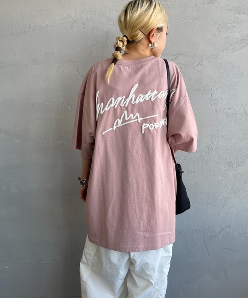 【WEB先行予約】[MANHATTAN PORTAGE/マンハッタンポーテージ] 別注 手描き風ロゴ バックプリントTシャツ（Tシャツ/カットソー）｜Manhattan Portage（マンハッタンポーテージ） pattayablatt.com