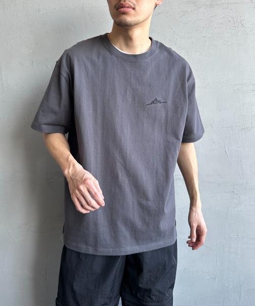 【WEB先行予約】[MANHATTAN PORTAGE/マンハッタンポーテージ] 別注 手描き風ロゴ バックプリントTシャツ（Tシャツ/カットソー）｜Manhattan Portage（マンハッタンポーテージ） pattayablatt.com