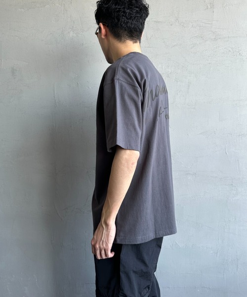 【WEB先行予約】[MANHATTAN PORTAGE/マンハッタンポーテージ] 別注 手描き風ロゴ バックプリントTシャツ（Tシャツ/カットソー）｜Manhattan Portage（マンハッタンポーテージ） pattayablatt.com