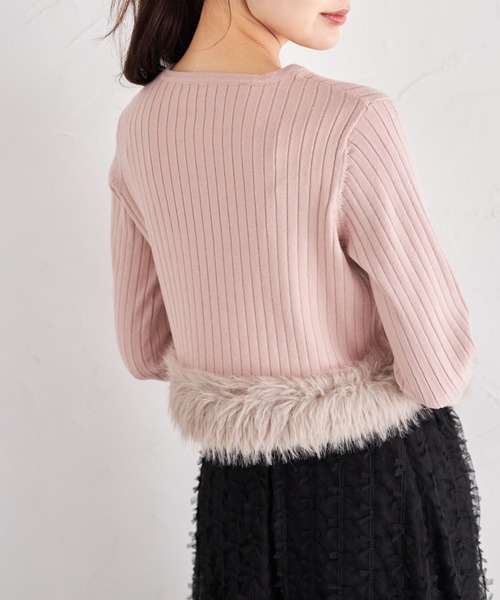 tocco closet（トッコ　クローゼット）の「ふわふわファー付きスパンコール入りリブニットカーディガン（カーディガン/ボレロ・レディース・ピンク/アイボリー/ブラック・M）」の18枚目の写真