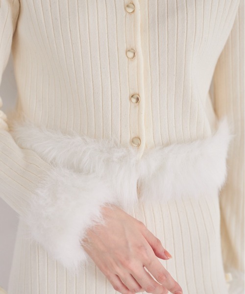 tocco closet（トッコ　クローゼット）の「ふわふわファー付きスパンコール入りリブニットカーディガン（カーディガン/ボレロ・レディース・ピンク/アイボリー/ブラック・M）」の9枚目の写真
