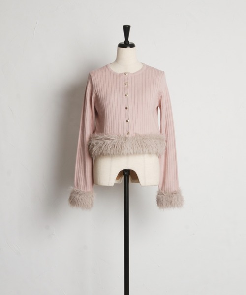 tocco closet（トッコ　クローゼット）の「ふわふわファー付きスパンコール入りリブニットカーディガン（カーディガン/ボレロ・レディース・ピンク/アイボリー/ブラック・M）」の21枚目の写真