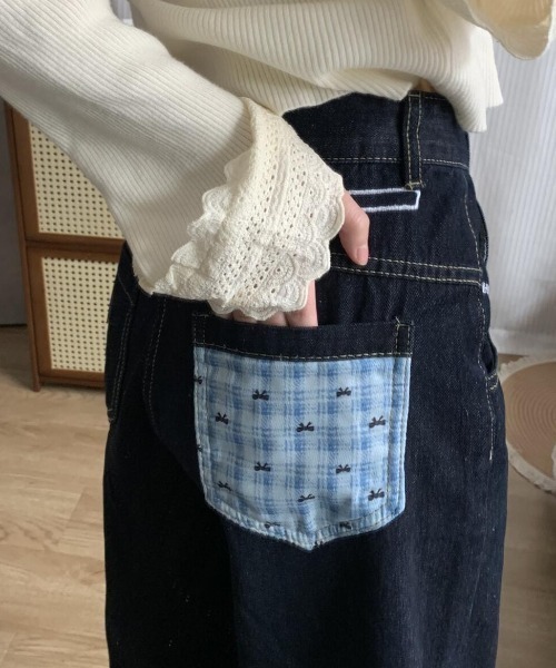 DIAVEL（ディアベル）の「裾折り返しチェック デザイン ワンポイント刺繍 ワイドデニム（デニムパンツ・レディース・ネイビー・M/S）」の22枚目の写真