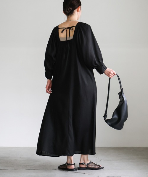 select MOCA(セレクトモカ)の「リネンバックリボンワンピース(ワンピース・レディース・ベージュ/ブラック・FREE)」の2枚目の写真