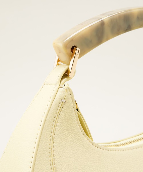 LE VERNIS（ル・ベルニ）の「LE VERNIS(ル・ベルニ)Marble horn bag（ハンドバッグ・レディース・ブラック/モカ/イエロー/レッド・FREE）」の6枚目の写真