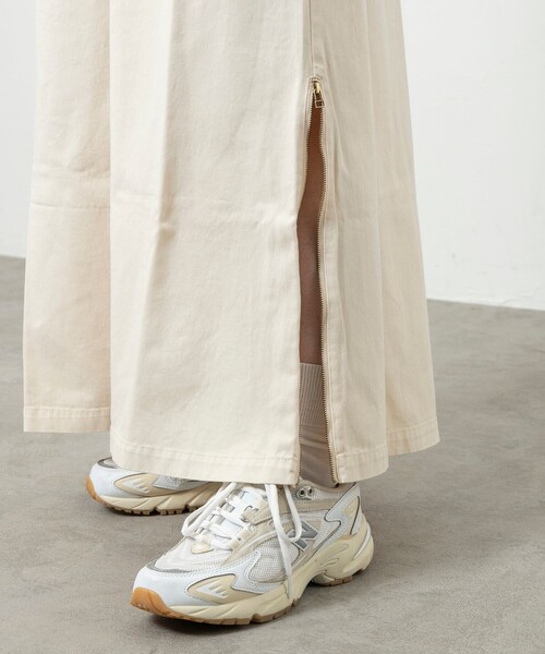 Dickies（ディッキーズ）の「【WEB限定】Dickies（ディッキーズ）別注サイドジップジャンパースカート（ジャンパースカート・レディース・ブラック/オフホワイト・L/M）」の5枚目の写真