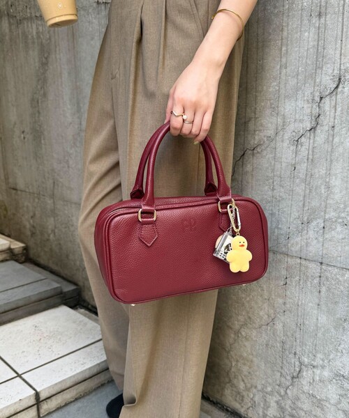 fredy emue（フレディエミュ）の「FR横長レザーボストンバッグ（ショルダーバッグ・レディース・ブラック/キャメル/ボルドー・FREE）」の7枚目の写真