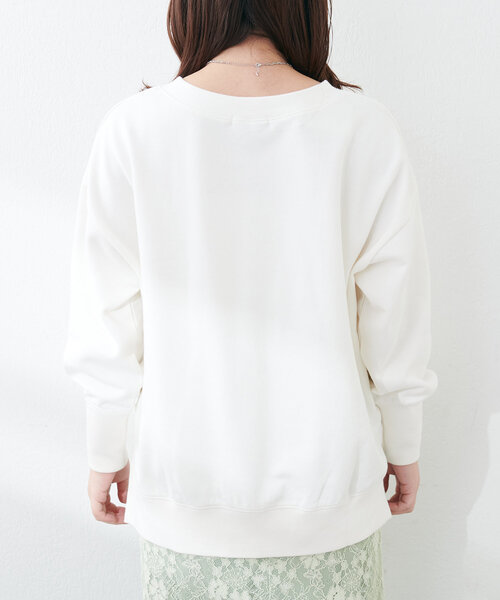 natural couture(ナチュラルクチュール)の「Web限定 /【ako】スリット付きVネック裏毛プルオーバー(Tシャツ/カットソー・レディース・チャコールグレー/イエロー/オフホワイト/モカ/ブルー・FREE)」の12枚目の写真