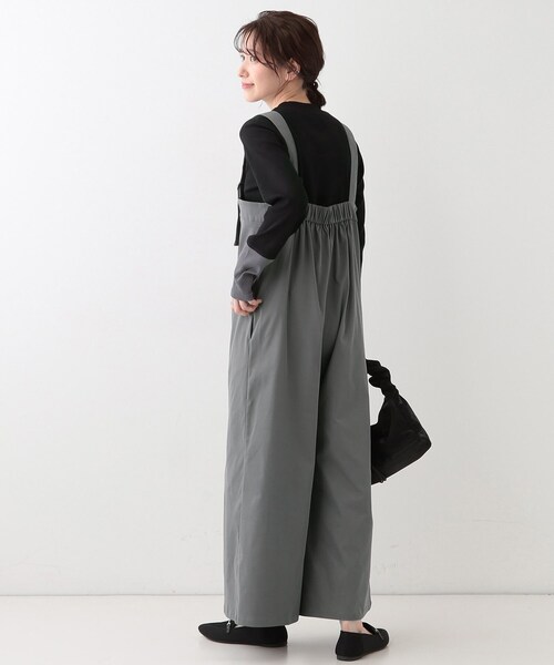 Cutie Blonde(キューティーブロンド)の「ゆるシルエットで大人見せ タック入りオールインワン(サロペット/オーバーオール・レディース・グレー/ブラック・01/02/03)」の5枚目の写真