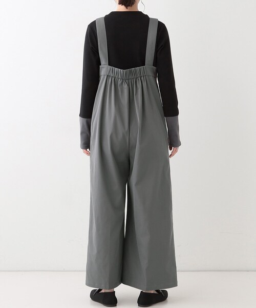 Cutie Blonde(キューティーブロンド)の「ゆるシルエットで大人見せ タック入りオールインワン(サロペット/オーバーオール・レディース・グレー/ブラック・01/02/03)」の13枚目の写真