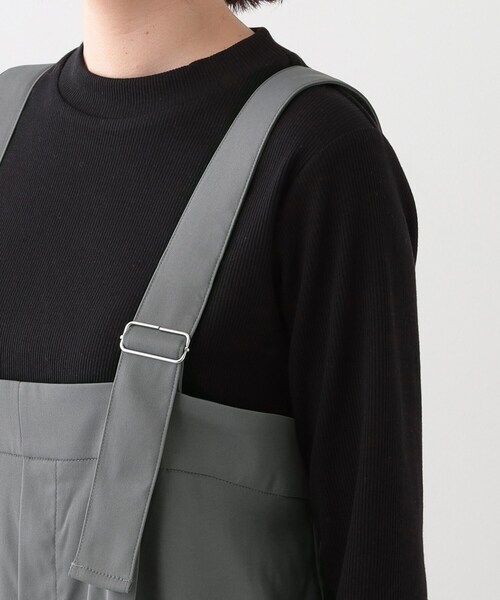 Cutie Blonde(キューティーブロンド)の「ゆるシルエットで大人見せ タック入りオールインワン(サロペット/オーバーオール・レディース・グレー/ブラック・01/02/03)」の16枚目の写真