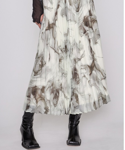 casane（カサネ）の「CASANE（カサネ）マーブルペイントプリーツスカート（スカート・レディース・イエロー/アイボリー・F）」の11枚目の写真