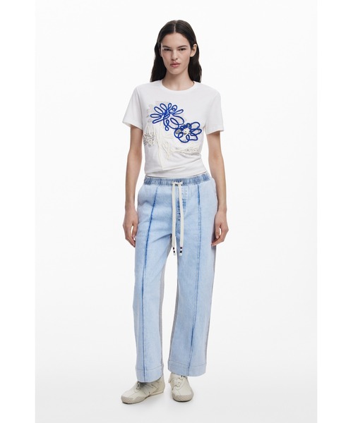 Desigual（デシグアル）の「フラワーエンブロイダリーTシャツ（Tシャツ/カットソー・レディース・ホワイト・L/XL/XS/M/S）」の4枚目の写真