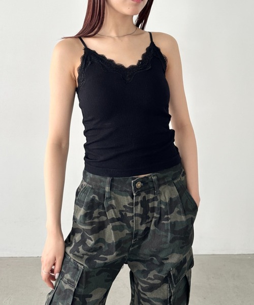Bamm(バム)の「カップ付きVネックレースキャミソール(キャミソール・レディース・アイボリー/ブラック/グレー/ホワイト・FREE)」の17枚目の写真