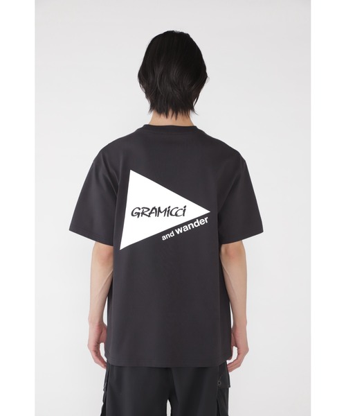 and wander（アンドワンダー）の「BACKPRINT TEE｜バックプリントTシャツ UNISEX（Tシャツ/カットソー・メンズ・ホワイト/ブラック/レッド・S/L/XL/XXL/XS）」の2枚目の写真