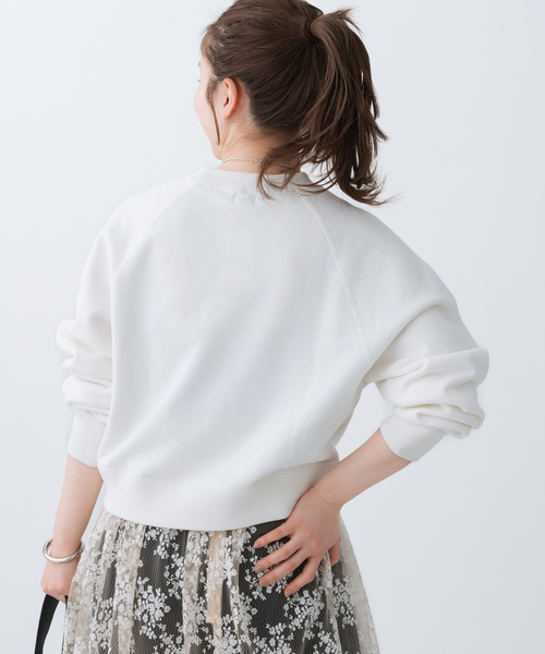 IENA（イエナ）の「《追加5》コットン裏毛クロップドプルオーバー（スウェット・レディース・ホワイト/ネイビー/グレー・FREE）」の15枚目の写真