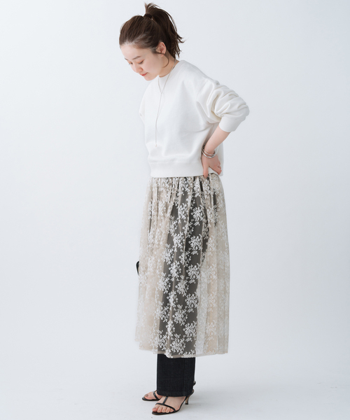 IENA（イエナ）の「《追加5》コットン裏毛クロップドプルオーバー（スウェット・レディース・ホワイト/ネイビー/グレー・FREE）」の4枚目の写真