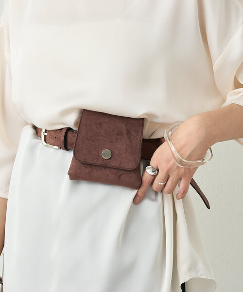 SHENERY（シーナリー）の「《コーデのアクセントに》ポーチ付ベルト（ベルト・レディース・ブラウン/ブラック・FREE）」の3枚目の写真