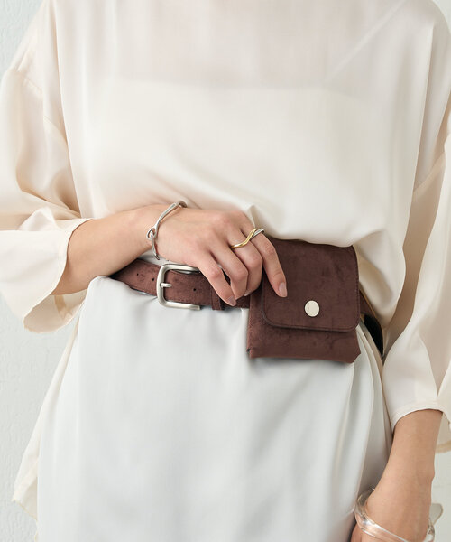 SHENERY（シーナリー）の「《コーデのアクセントに》ポーチ付ベルト（ベルト・レディース・ブラウン/ブラック・FREE）」の4枚目の写真