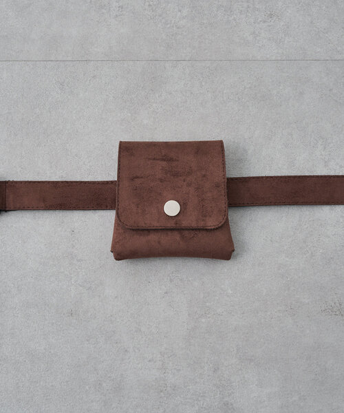 SHENERY（シーナリー）の「《コーデのアクセントに》ポーチ付ベルト（ベルト・レディース・ブラウン/ブラック・FREE）」の5枚目の写真
