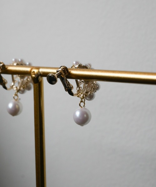 My shawty(マイシャウティー)の「speck pearl earring(イヤリング・レディース・ゴールド・FREE)」の4枚目の写真