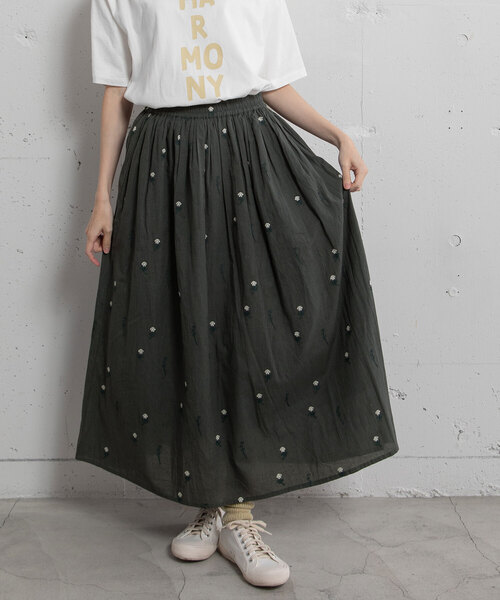 POU DOU DOU（プードゥドゥ）の「＜made in INDIA＞シロツメクサ刺繍ギャザースカート（スカート・レディース・ライトブルー/キナリ/ダークグレー・M）」の17枚目の写真