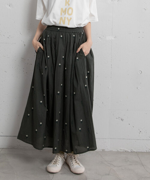 POU DOU DOU（プードゥドゥ）の「＜made in INDIA＞シロツメクサ刺繍ギャザースカート（スカート・レディース・ライトブルー/キナリ/ダークグレー・M）」の18枚目の写真