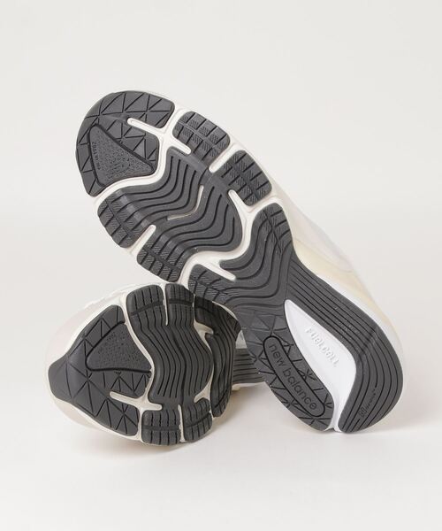 NEW BALANCE(ニューバランス)の「U990 GB6(スニーカー・メンズ・ホワイト系その他・27.0cm/27.5cm/28.0cm/29.0cm/26.5cm/25.0cm/25.5cm/26.0cm)」の3枚目の写真