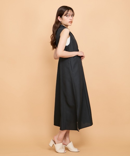 QUEENS COURT（クイーンズコート）の「リネンライクシャンブレージレワンピース≪手洗い可能≫（ワンピース・レディース・ネイビー/ベージュ/ライトグレー・M）」の5枚目の写真