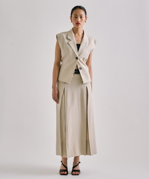 UNITED TOKYO(ユナイテッドトウキョウ)の「【残りわずか!】Double Belted Inverted Pleats Skirt|セットアップ/オフィスカジュアル/オケージョン/夏服/ウォッシャブル(スカート・レディース・キャメル/ブラック/ライトベージュ・1/2)」の5枚目の写真