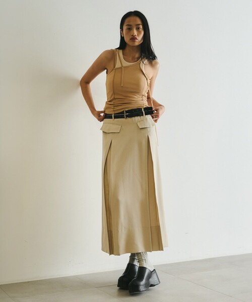 UNITED TOKYO(ユナイテッドトウキョウ)の「【残りわずか!】Double Belted Inverted Pleats Skirt|セットアップ/オフィスカジュアル/オケージョン/夏服/ウォッシャブル(スカート・レディース・キャメル/ブラック/ライトベージュ・1/2)」の6枚目の写真